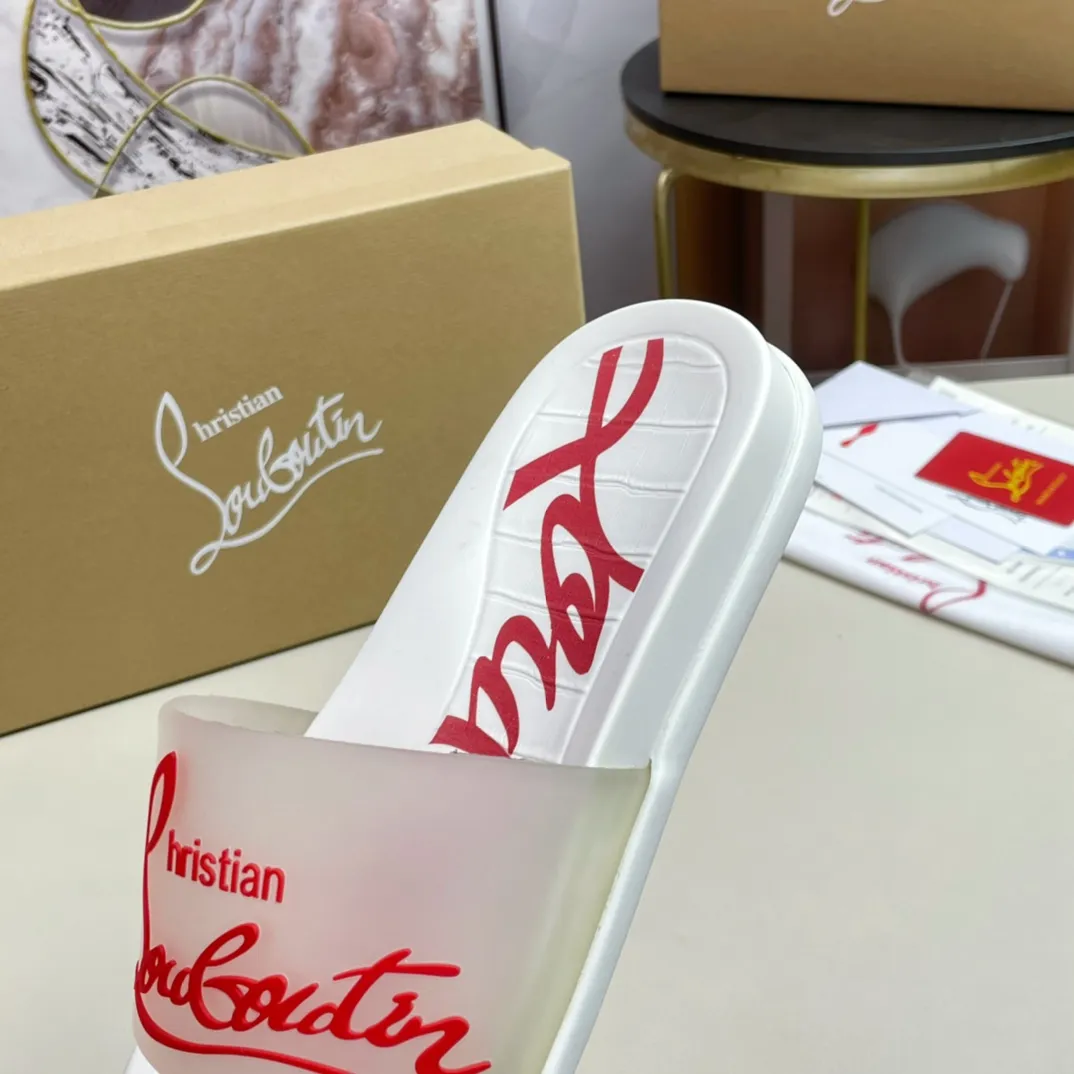 [CL red sole shoes] P: 300💰 size 38-45 Men's classic slippers, made on the official website 1:1, the original factory specializes in original materials ➖ OEM 3D printing pattern production ➖ Ultra-light non-slip outsole. Super fashionable and super comfortable, handsome on the feet, a must-have for men in summer! !